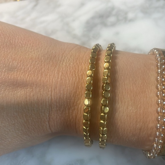 Hematite gold cube bracelet - Picture 3 of 4